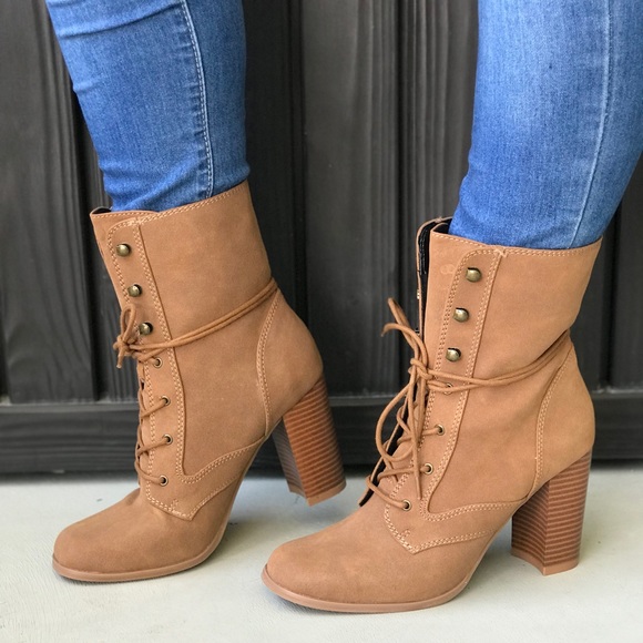 NIB Tan Block Heel Lace-Up Combat Motto Bootie - Picture 3 of 8